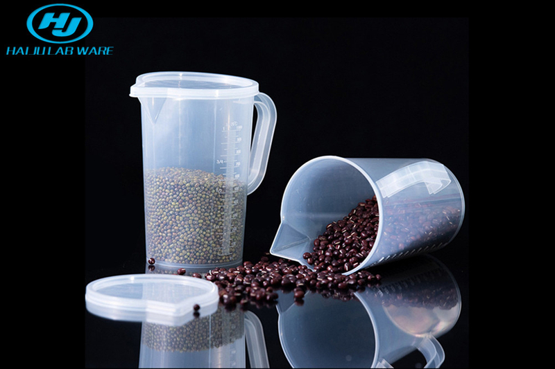Plastic Measuring Cup-New Handle with Cap